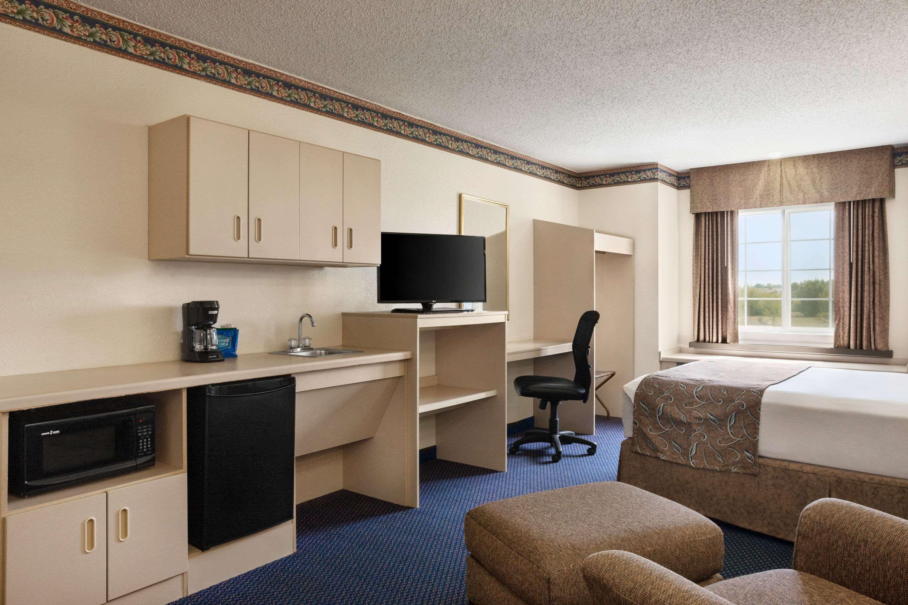 Travelodge By Wyndham Fort Scott Exteriér fotografie