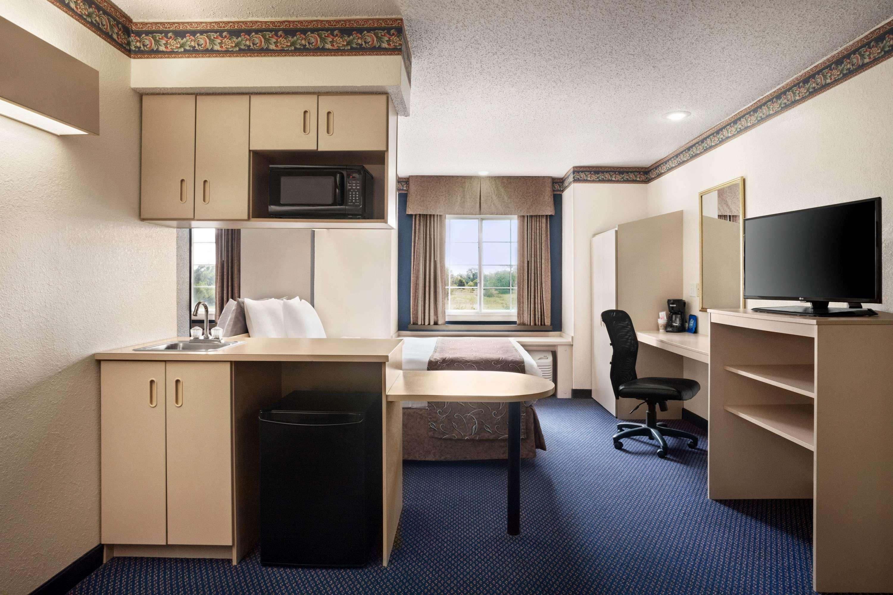 Travelodge By Wyndham Fort Scott Exteriér fotografie