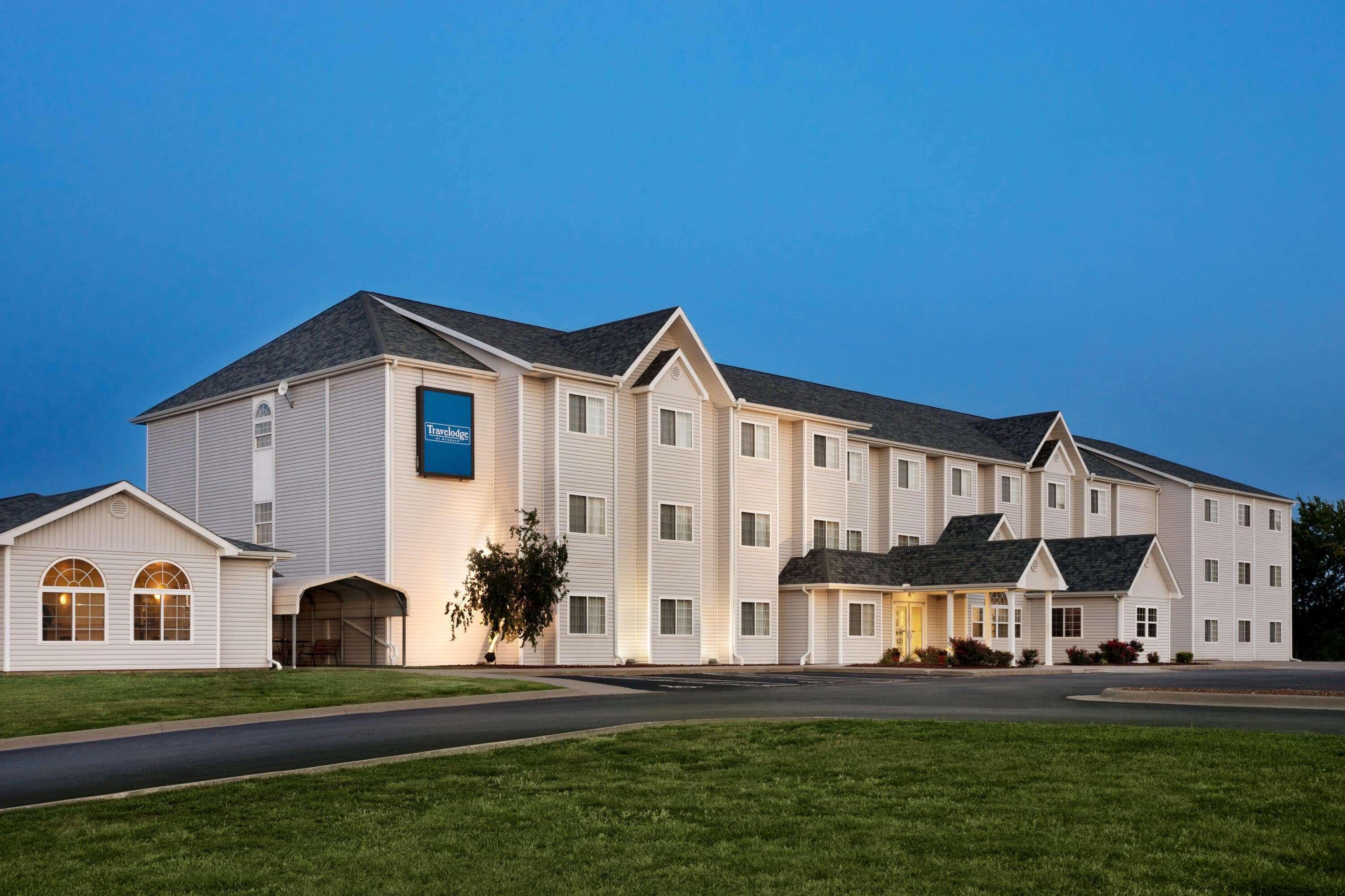 Travelodge By Wyndham Fort Scott Exteriér fotografie