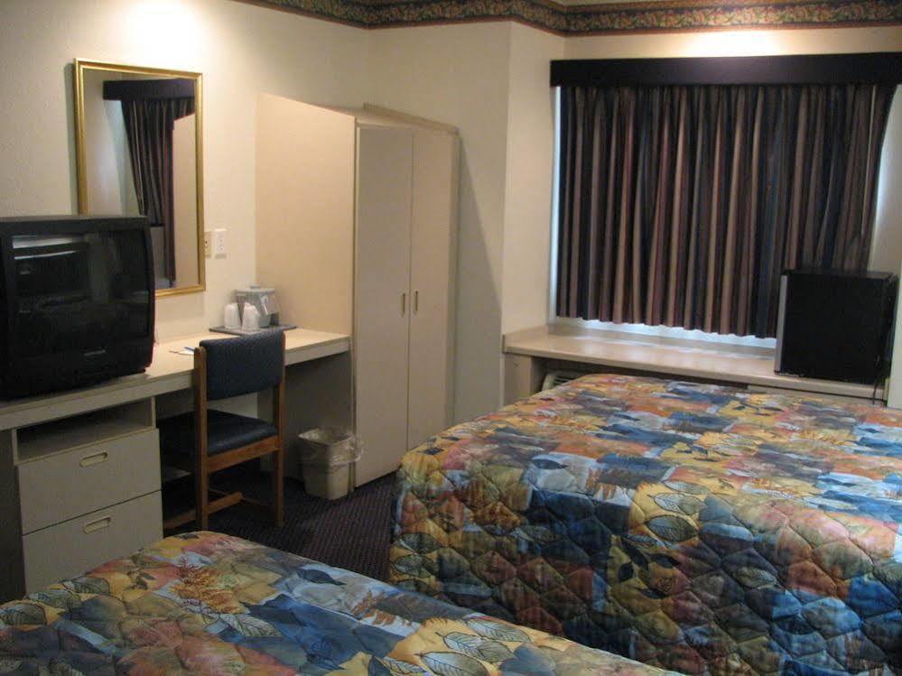 Travelodge By Wyndham Fort Scott Exteriér fotografie