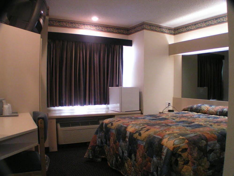 Travelodge By Wyndham Fort Scott Exteriér fotografie