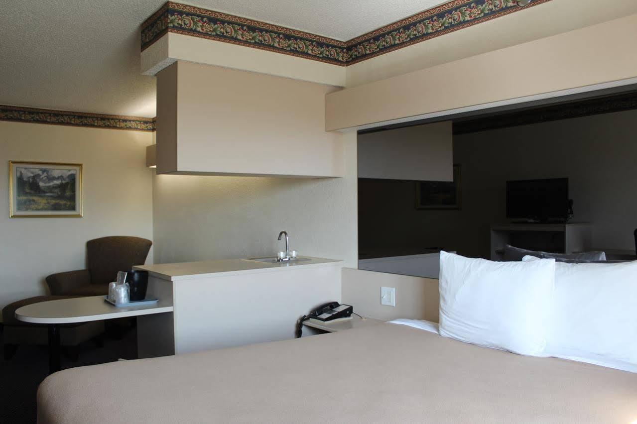 Travelodge By Wyndham Fort Scott Exteriér fotografie