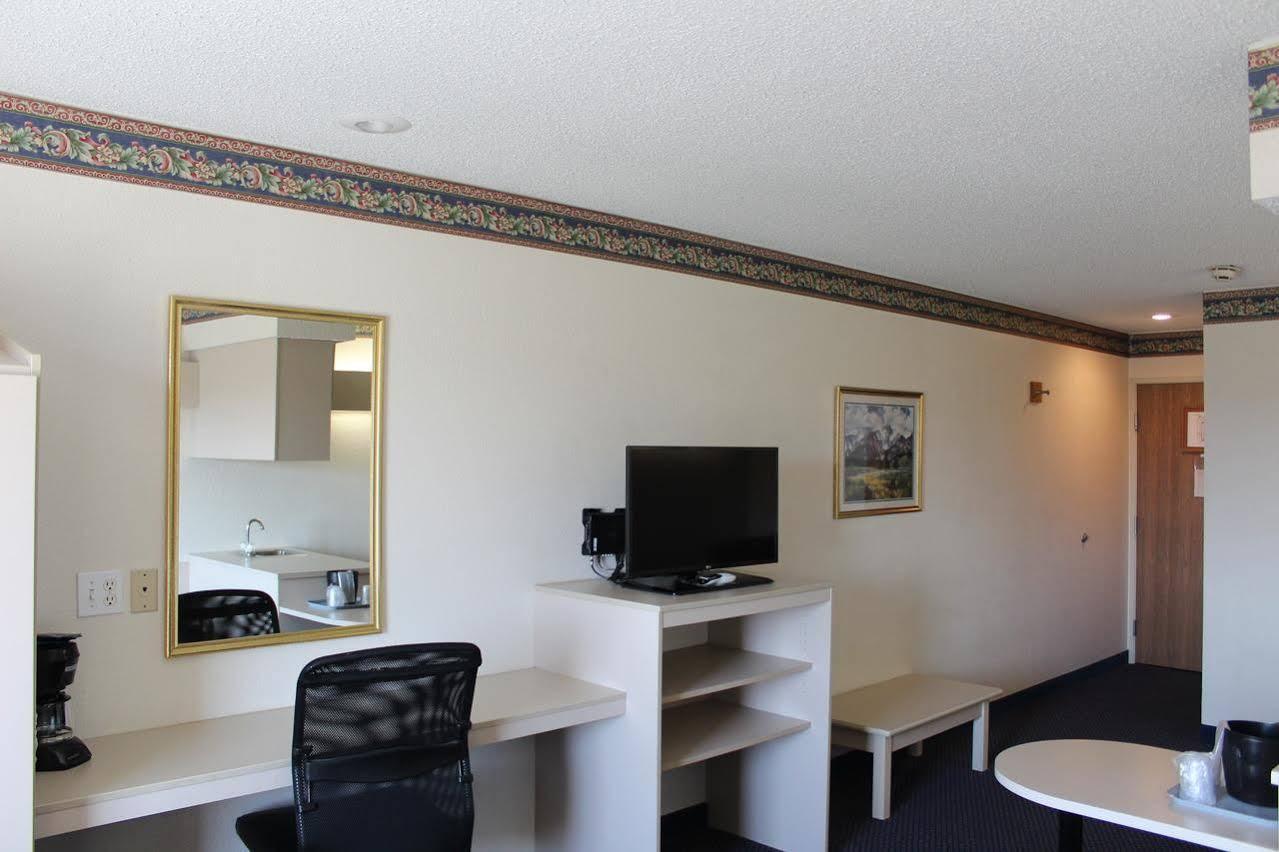 Travelodge By Wyndham Fort Scott Exteriér fotografie