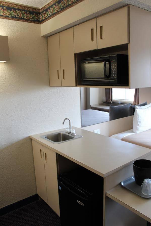 Travelodge By Wyndham Fort Scott Exteriér fotografie